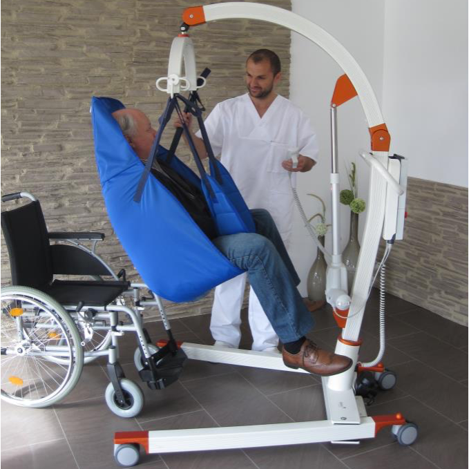 Handicare CARLO Alu Floor Lift With Anti-Rotation Mechanism For Safe Transfers And Fall Recovery Showing Wheelchair Transfer