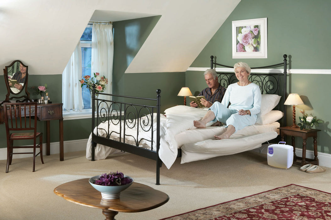 Joerns Mangar Leglifter Lifting Cushion With Airflo 12 Attached In Bed In With User View