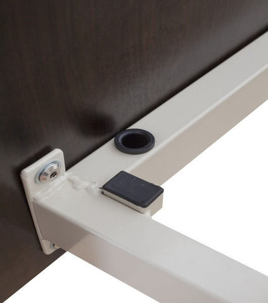 Medacure Lincoln Expandable Bariatric Bed with Split Frame Design IV Pole Socket View