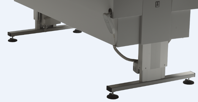 TR Equipment TR 1700 Pediatric Hi Lo Bath System Dual Actuator View